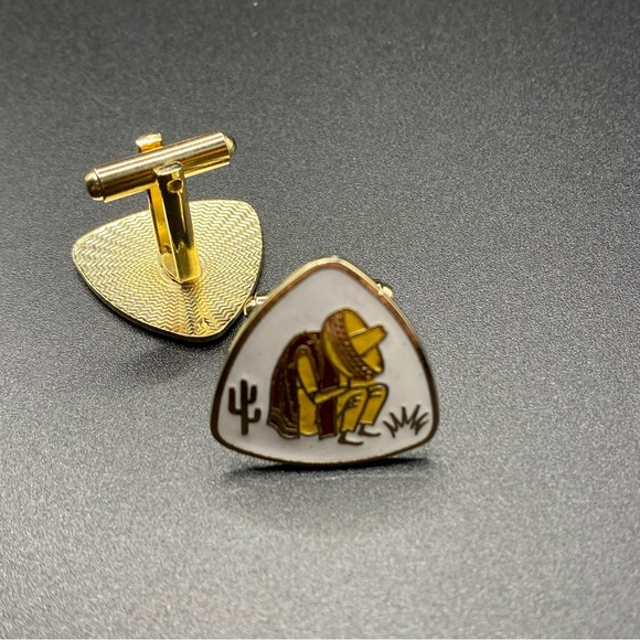 Cuff Links Mexican Siesta Man With Sombrero Enameled Gold Tone - Picture 6 of 6